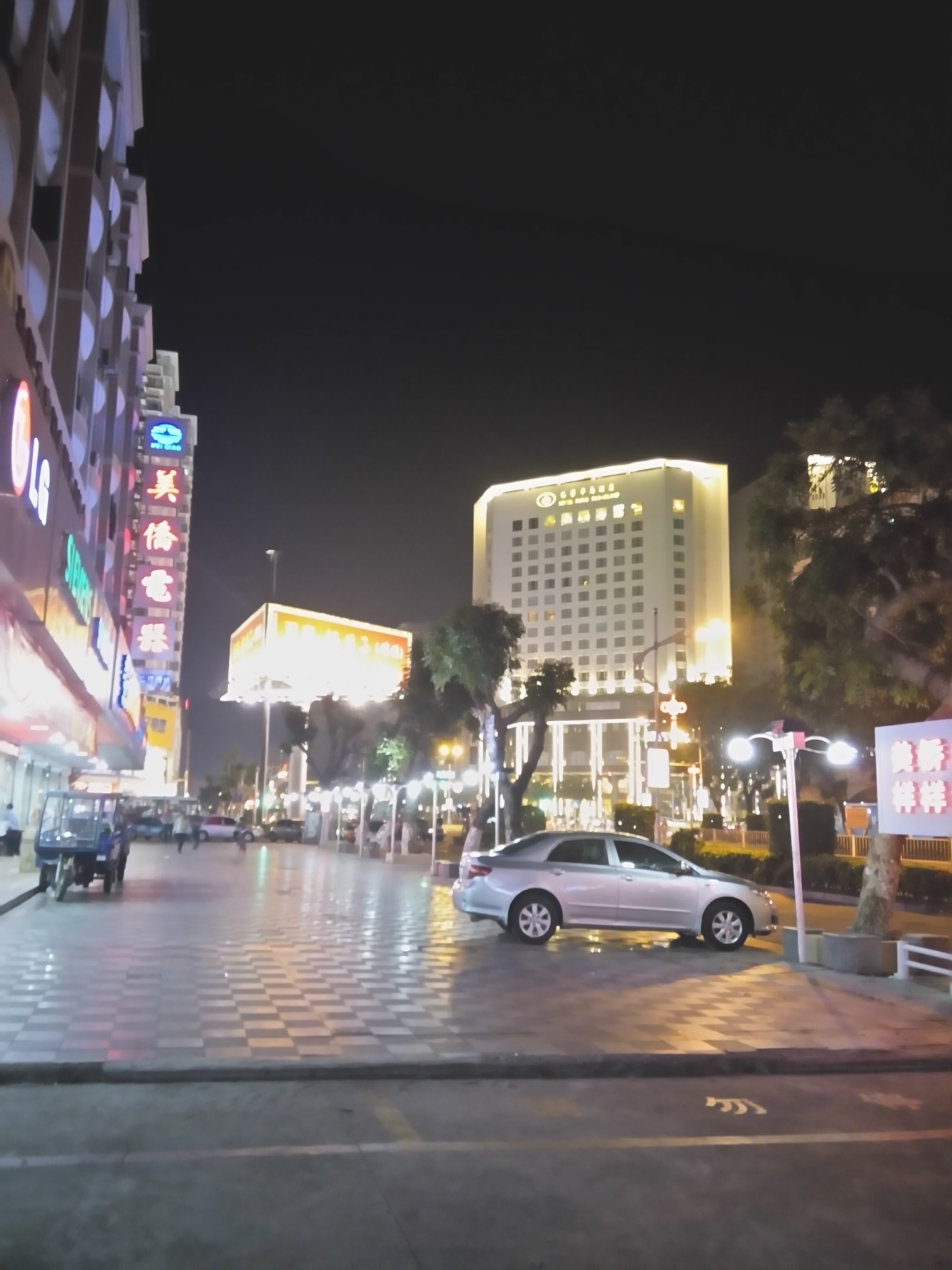梅州vs汕头夜景直播视频，我蹲了三个晚上，发现这两座城的夜，完全不是一个路子